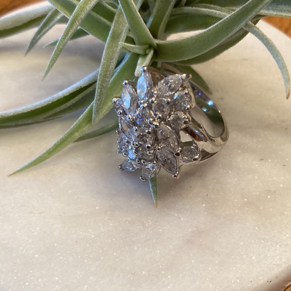 Cocktail Ring 💎 - Picture 5 of 8